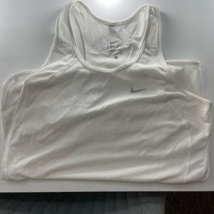 Small nike dry fit tank!!